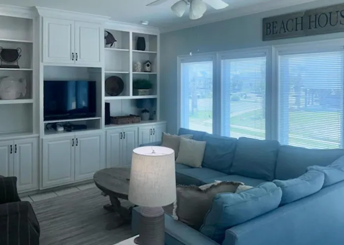 Holiday home Coastal Duplex W Multi-levels Shared Pool And Close To