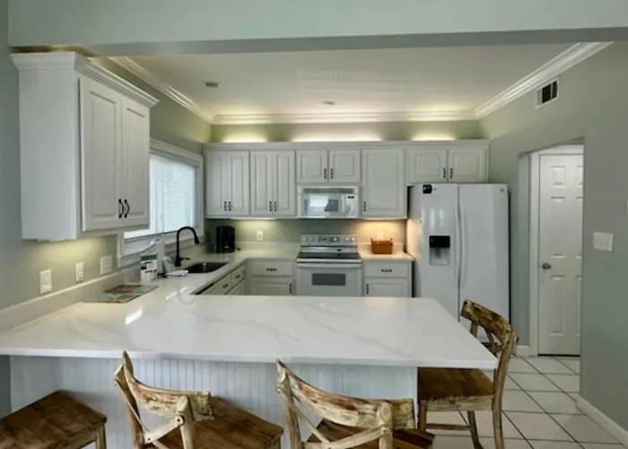 Coastal Duplex W Multi-levels Shared Pool And Close To Gulf Shores