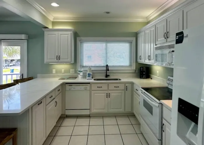 Coastal Duplex W Multi-levels Shared Pool And Close To * Gulf Shores