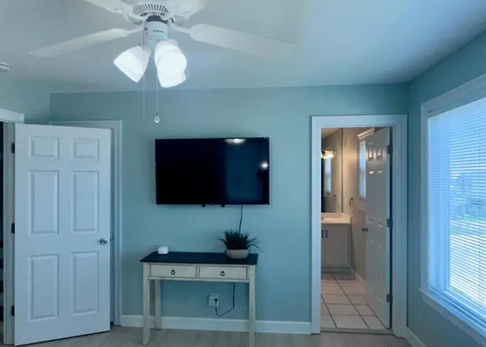 Coastal Duplex W Multi-levels Shared Pool And Close To * Gulf Shores