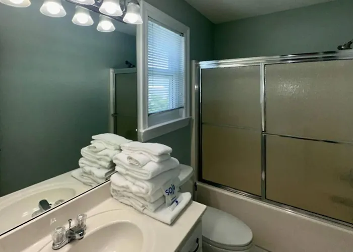 Holiday home Coastal Duplex W Multi-levels Shared Pool And Close To