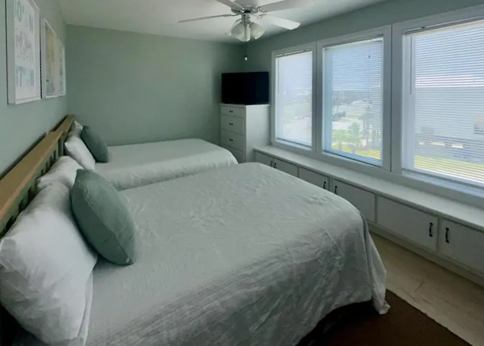 Coastal Duplex W Multi-levels Shared Pool And Close To Holiday home Gulf Shores